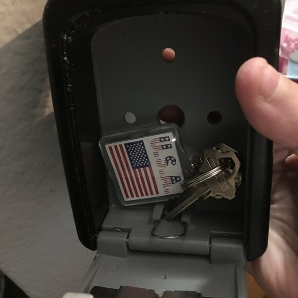 Metal Hide A Key Lock Box - Strong And Awesome Drawer 4 - Picture 4 of 6